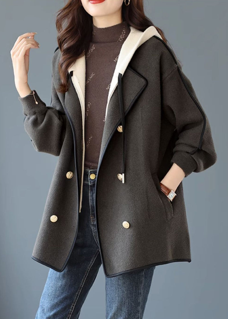 Beautifully Finished Coat in a Timeless Design