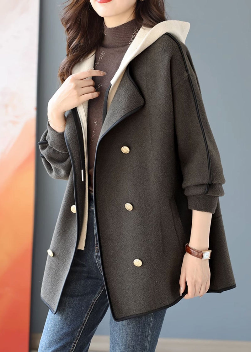 Beautifully Finished Coat in a Timeless Design