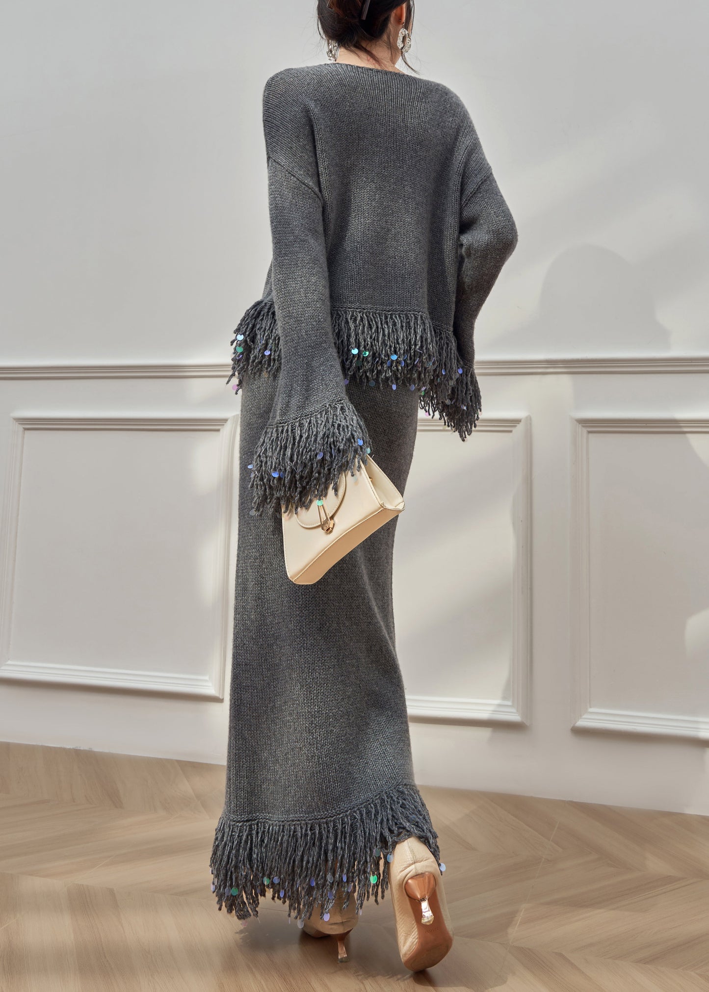 Classic Vintage Sweater with a Flattering Fit