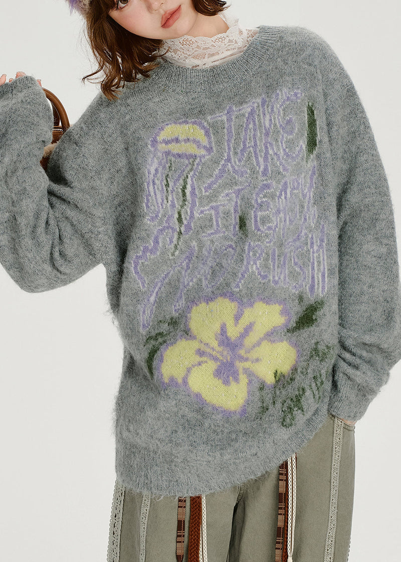 Effortlessly Elegant Sweater with a Timeless Design