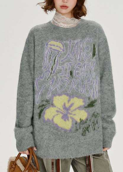 Effortlessly Elegant Sweater with a Timeless Design