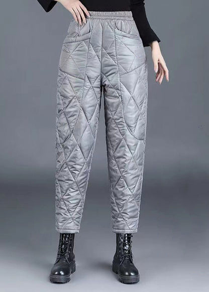 Effortlessly Elegant Pants with a Timeless Design
