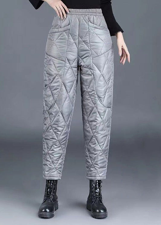 Effortlessly Elegant Pants with a Timeless Design