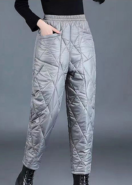 Effortlessly Elegant Pants with a Timeless Design