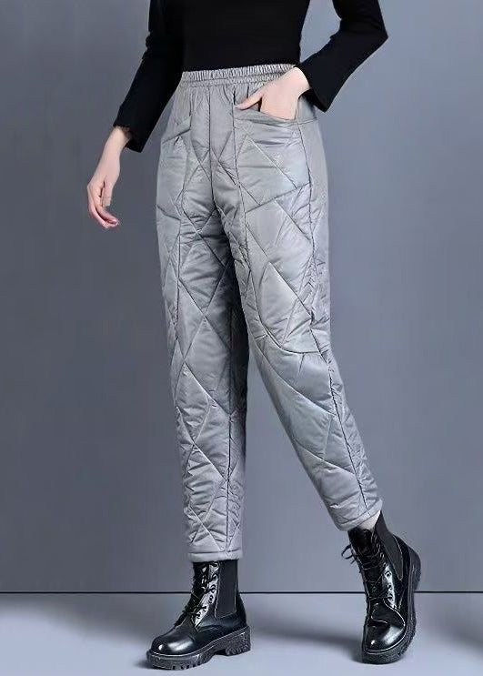 Effortlessly Elegant Pants with a Timeless Design