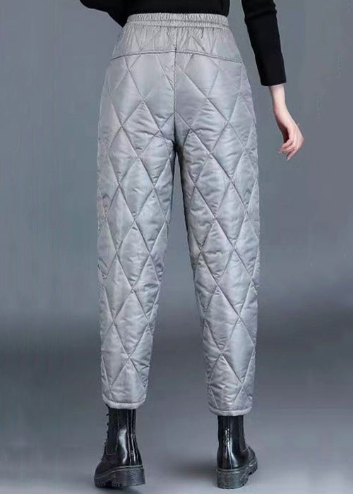 Effortlessly Elegant Pants with a Timeless Design