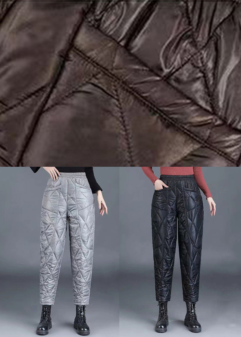 Effortlessly Elegant Pants with a Timeless Design