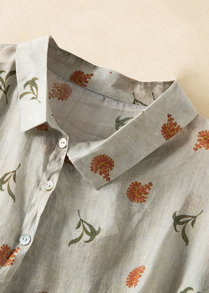 Classic Vintage Blouse with a Flattering Fit