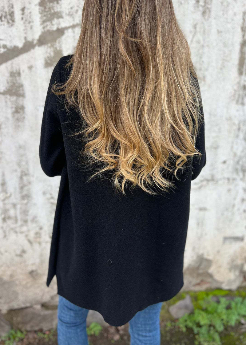 Elegantly Styled Coat for Everyday Wear