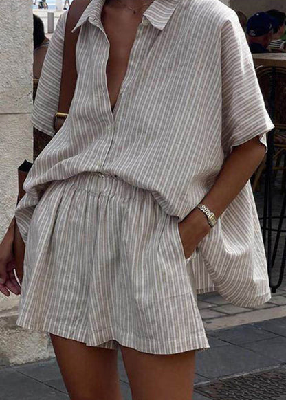 Classic Vintage Shirt with a Flattering Fit