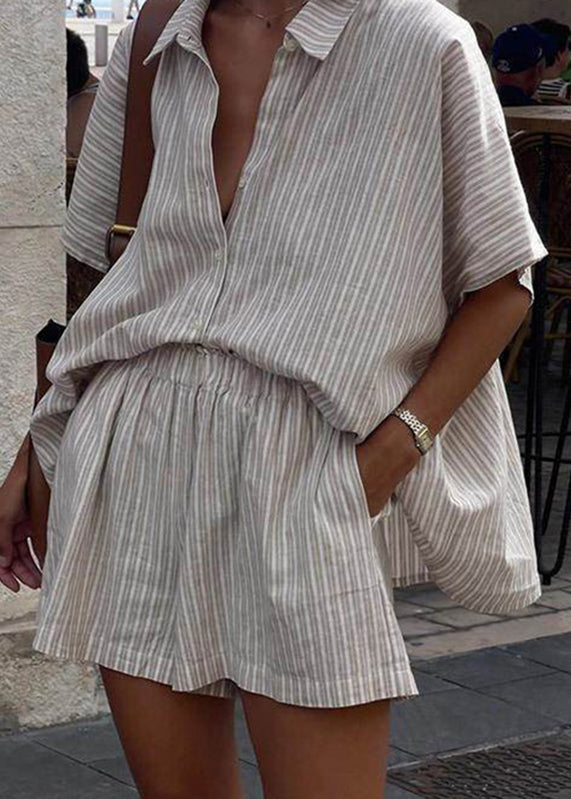 Classic Vintage Shirt with a Flattering Fit