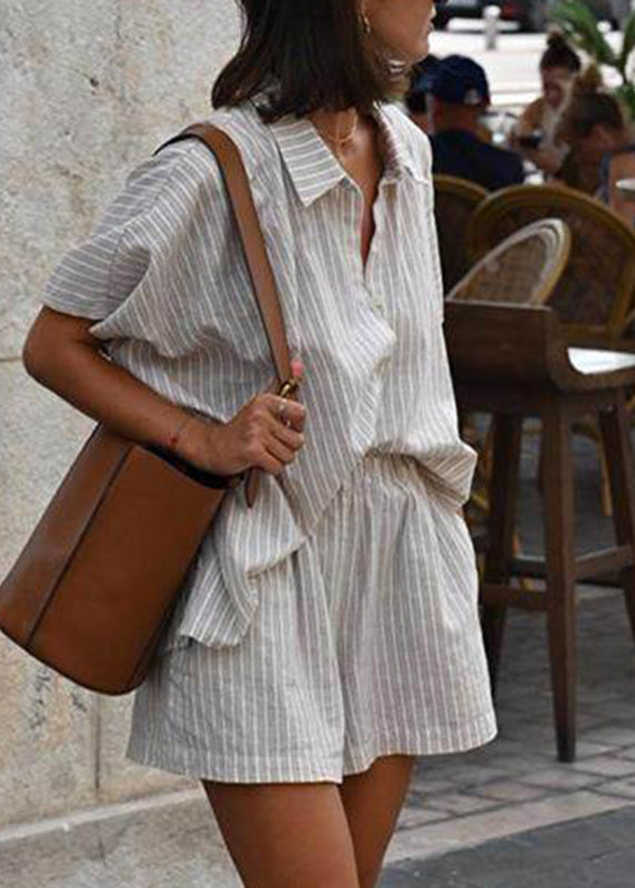 Classic Vintage Shirt with a Flattering Fit