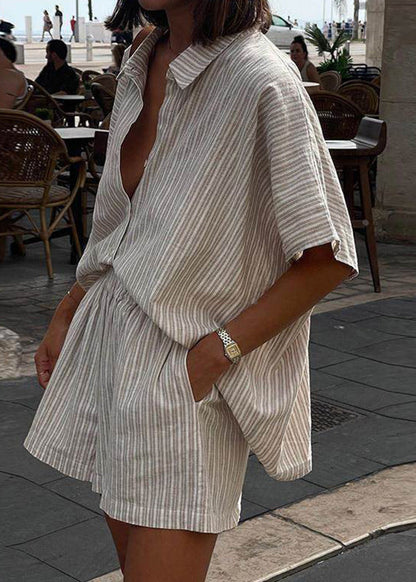 Classic Vintage Shirt with a Flattering Fit