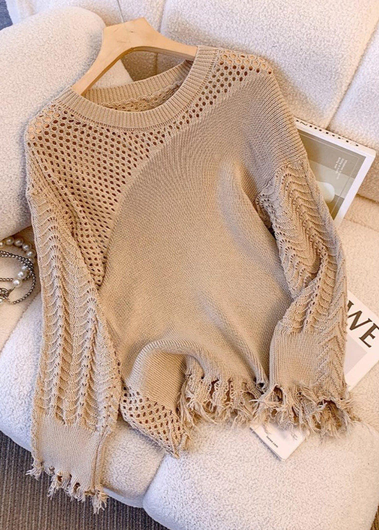 Well Tailored Sweater with a Graceful Silhouette