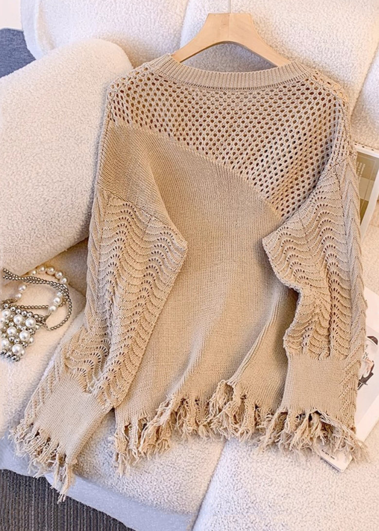 Well Tailored Sweater with a Graceful Silhouette