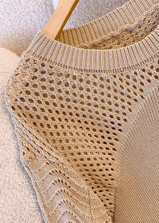 Well Tailored Sweater with a Graceful Silhouette
