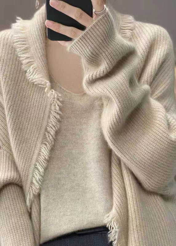 Well Tailored Cardigan with a Graceful Silhouette