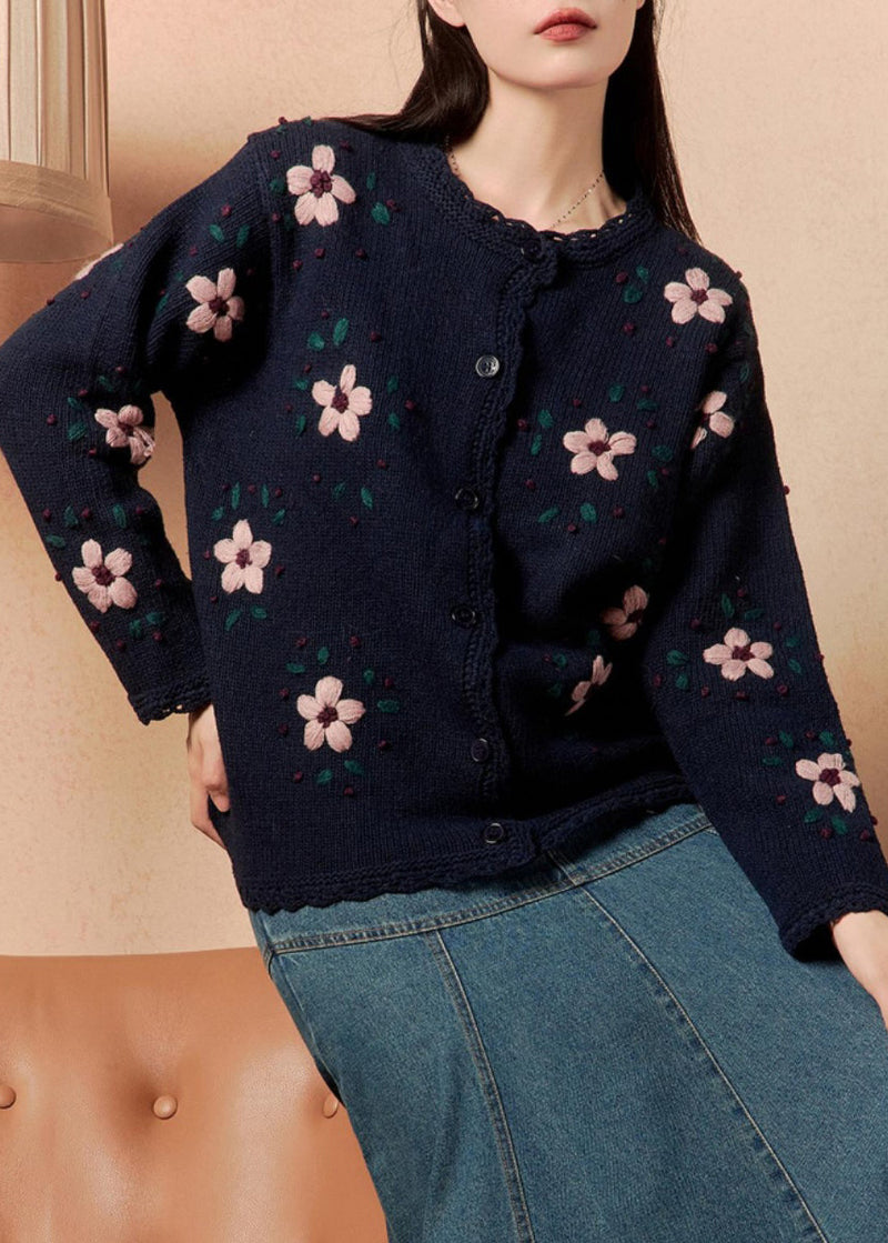 Elegantly Styled Coat for Everyday Wear