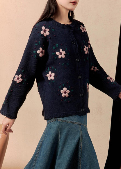 Elegantly Styled Coat for Everyday Wear