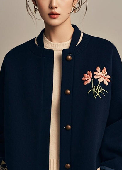 Well Tailored Coat with a Graceful Silhouette