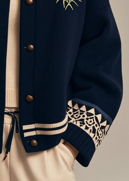Well Tailored Coat with a Graceful Silhouette