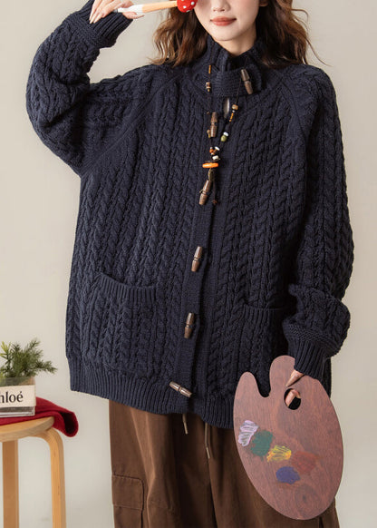 Well Tailored Coat with a Graceful Silhouette