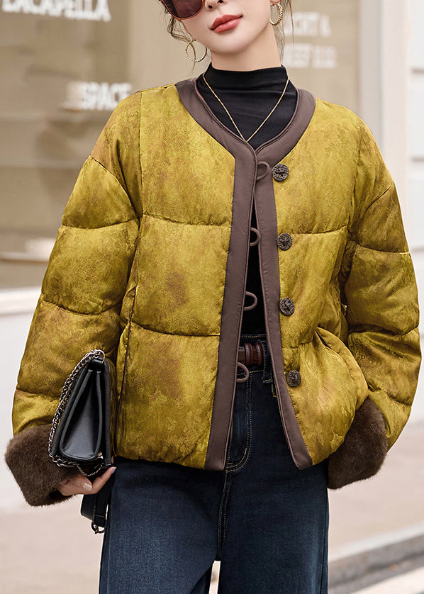 Beautifully Finished Coat in a Timeless Design