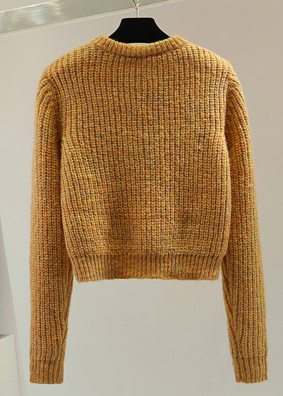 Effortlessly Elegant Sweater with a Timeless Design