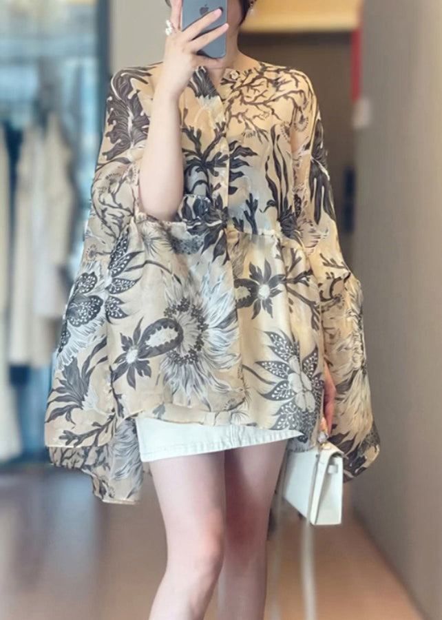 Classic Vintage Shirt with a Flattering Fit