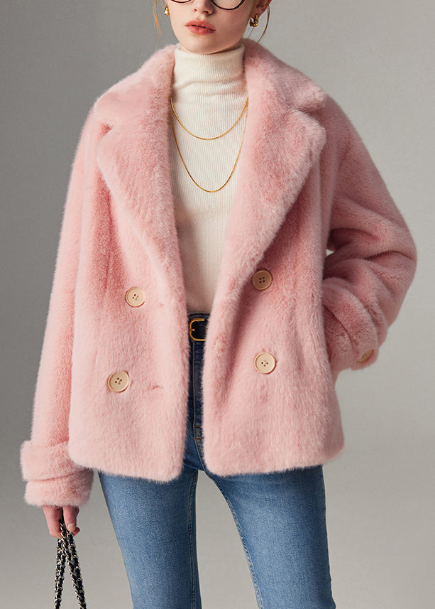 Well Tailored Coat with a Graceful Silhouette