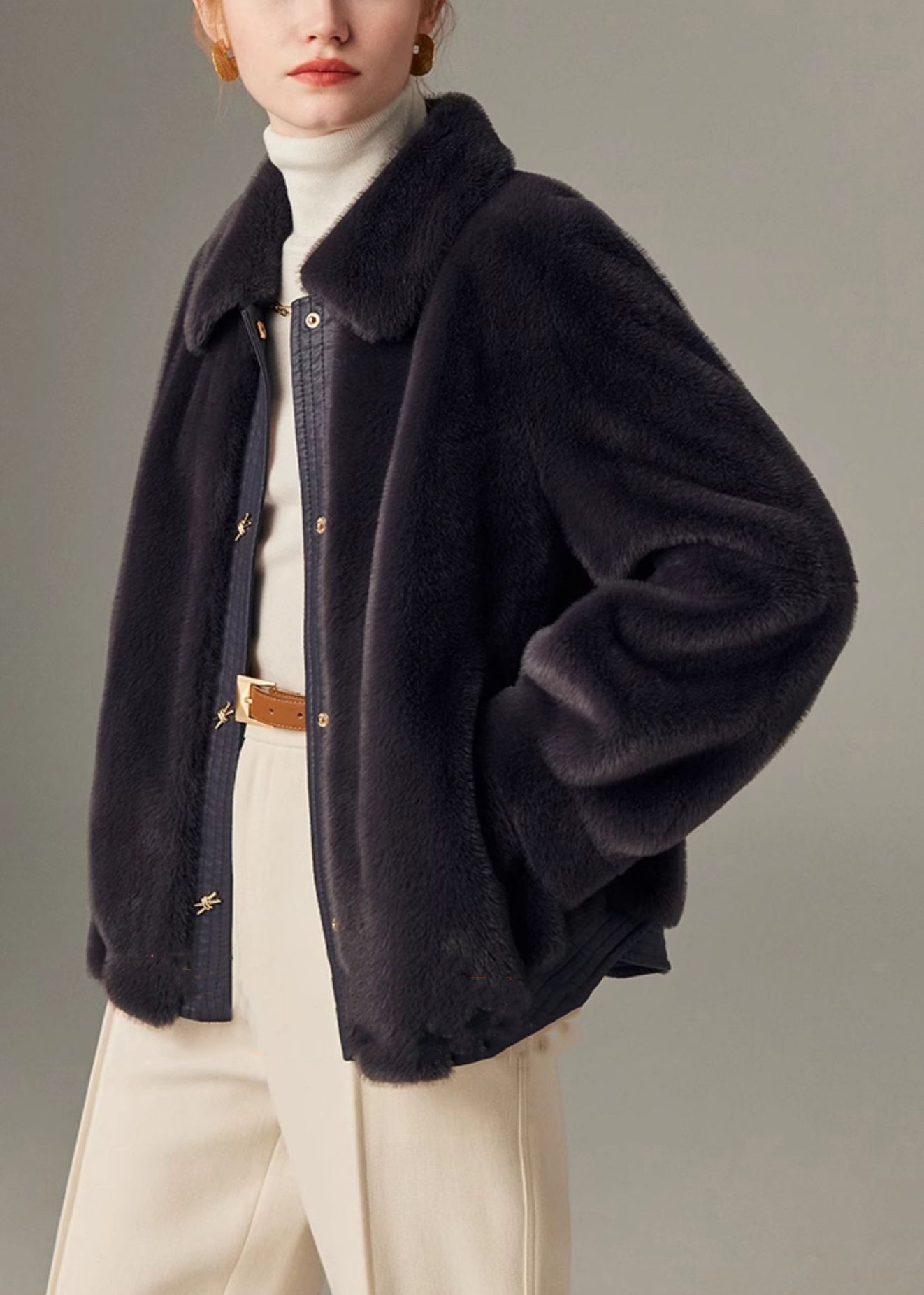 Well Tailored Coat with a Graceful Silhouette