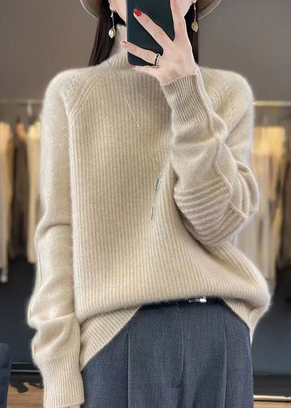 Effortlessly Elegant Sweater with a Timeless Design