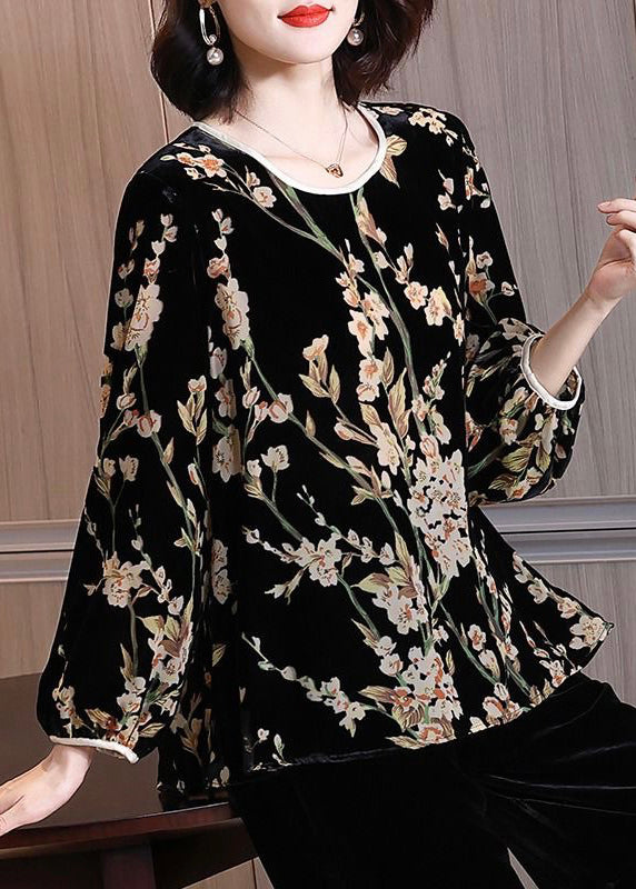 Well Tailored Top with a Graceful Silhouette