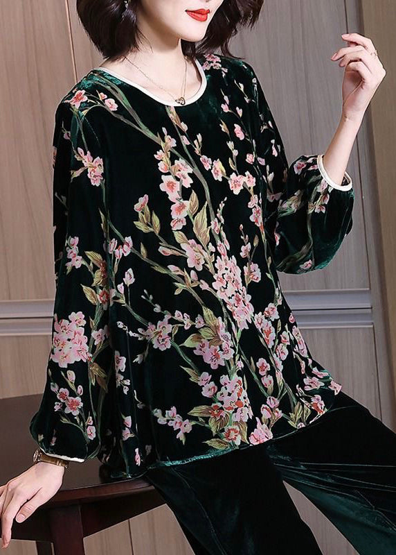 Well Tailored Top with a Graceful Silhouette