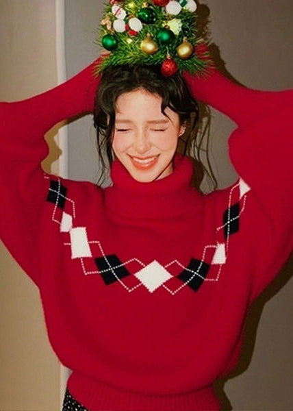 Well Tailored Sweater with a Graceful Silhouette