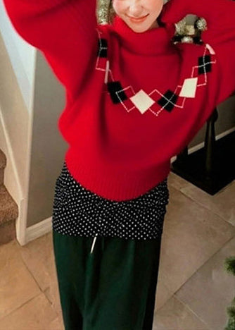 Well Tailored Sweater with a Graceful Silhouette