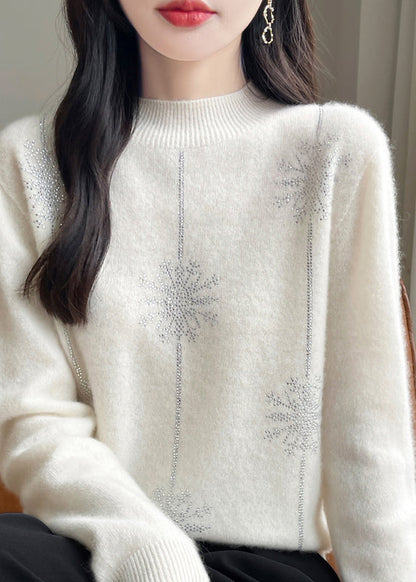 Well Tailored Sweater with a Graceful Silhouette