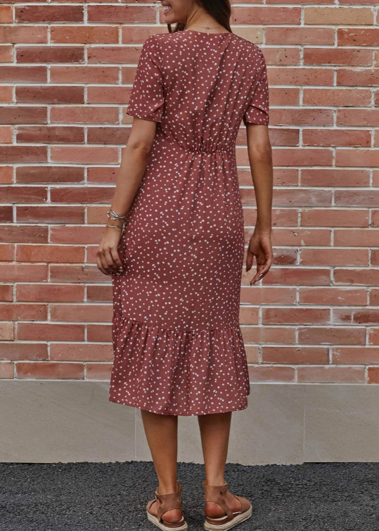 Effortlessly Elegant Dress with a Timeless Design