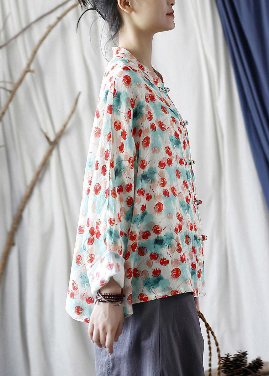 Classic Vintage Blouse with a Flattering Fit