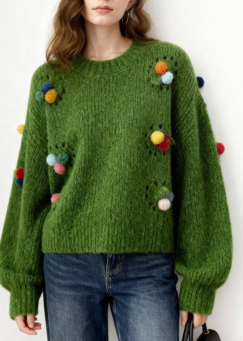Classic Vintage Pullover with a Flattering Fit