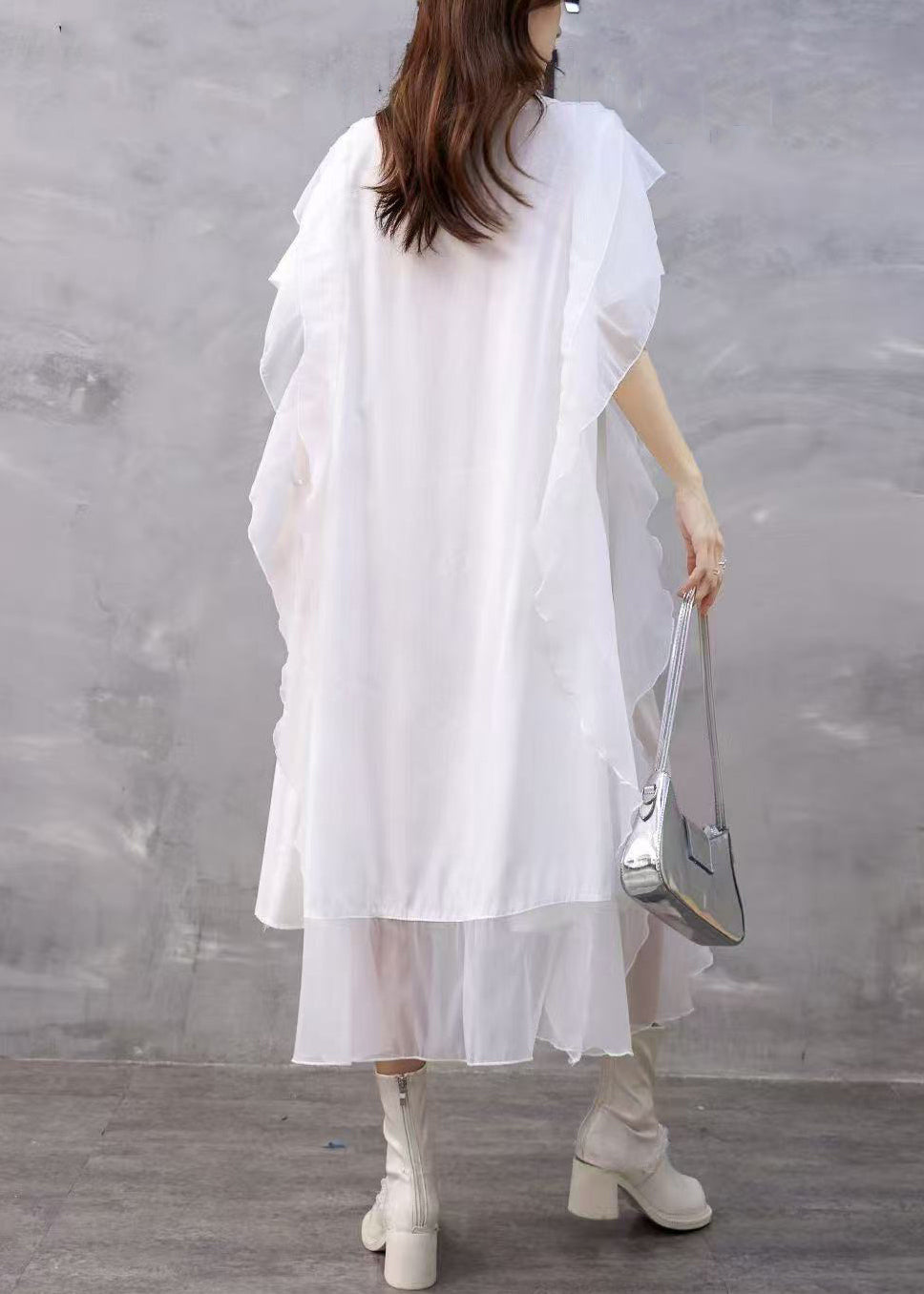 Beautifully Finished Dress in a Timeless Design