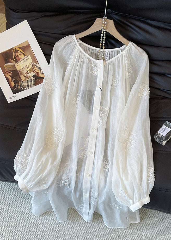 Classic Vintage Blouse with a Flattering Fit