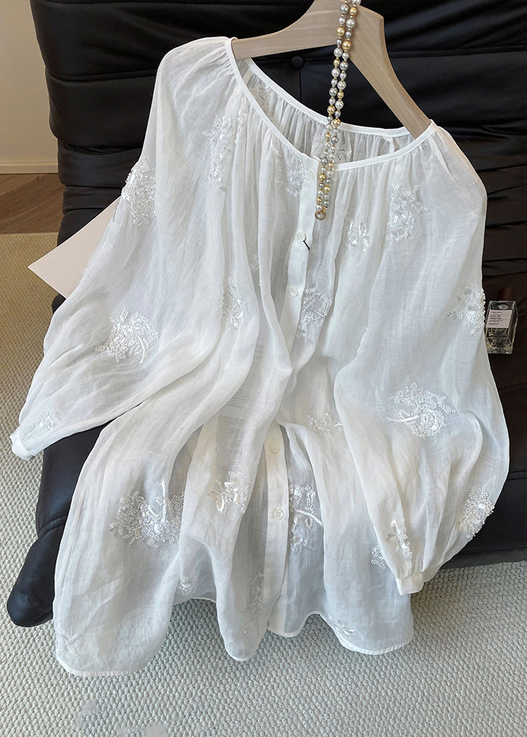 Classic Vintage Blouse with a Flattering Fit