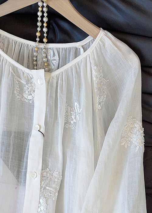 Classic Vintage Blouse with a Flattering Fit