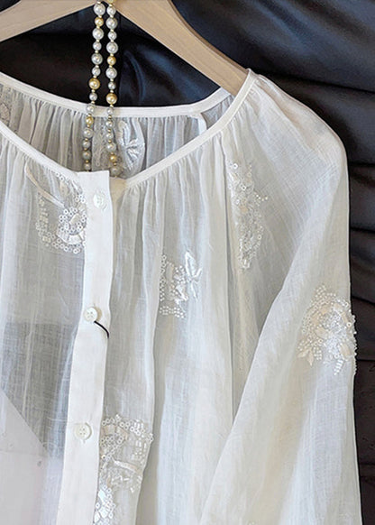 Classic Vintage Blouse with a Flattering Fit