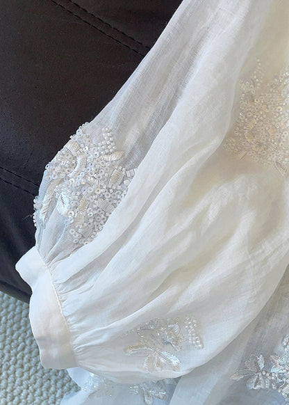 Classic Vintage Blouse with a Flattering Fit