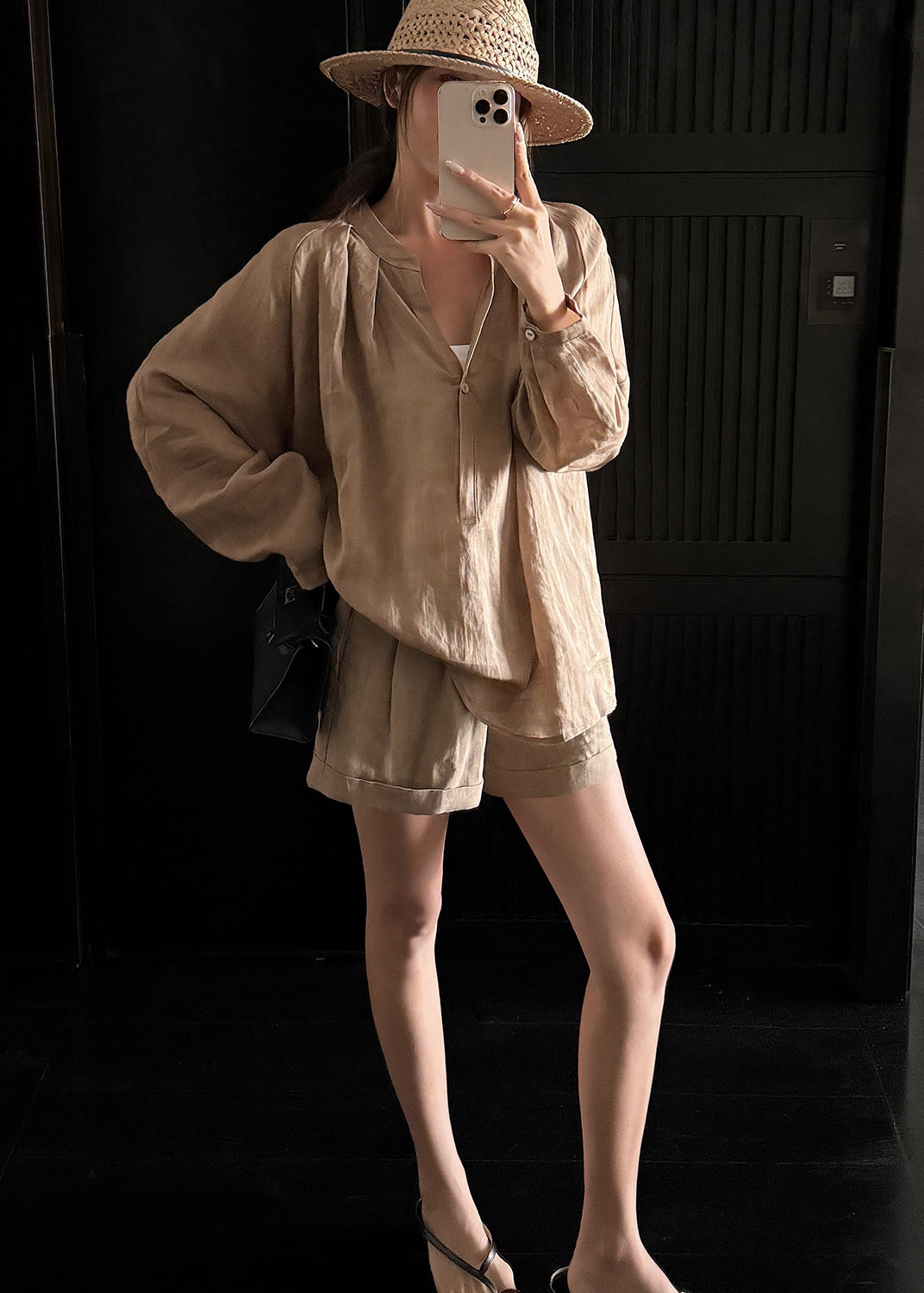 Beautifully Finished Top in a Timeless Design