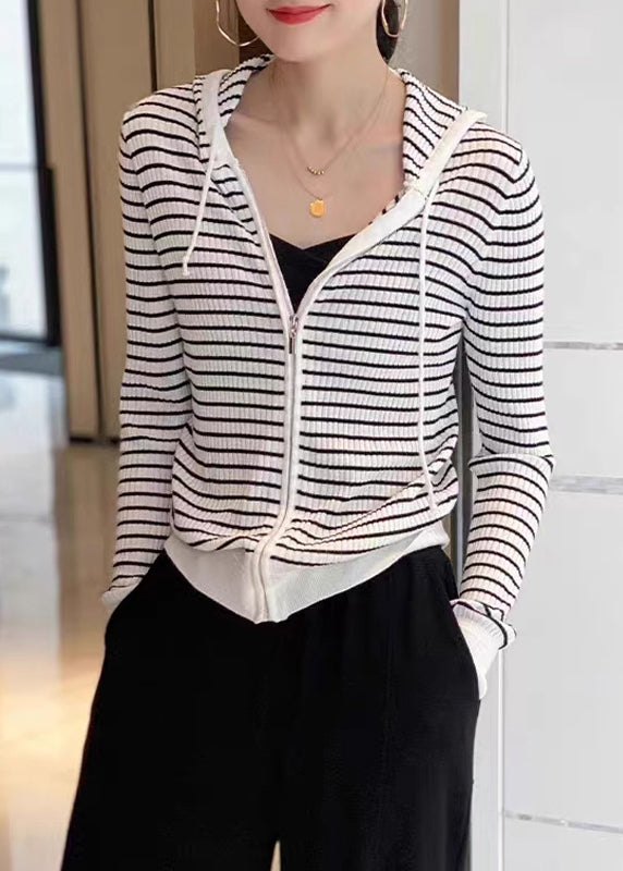 Well Tailored Cardigan with a Graceful Silhouette