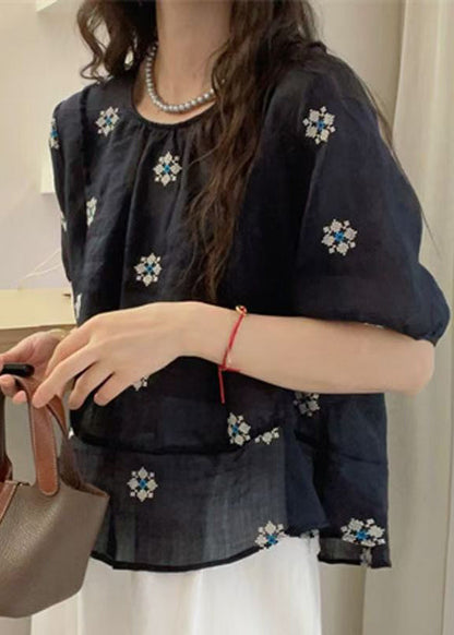 Classic Vintage Blouse with a Flattering Fit