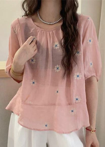 Classic Vintage Blouse with a Flattering Fit